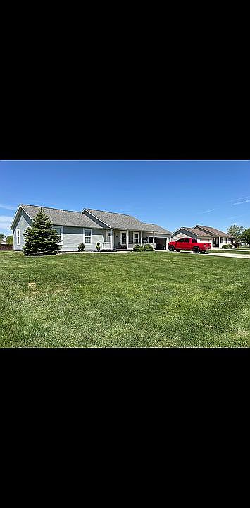 1st image of 124 Shamrock Dr