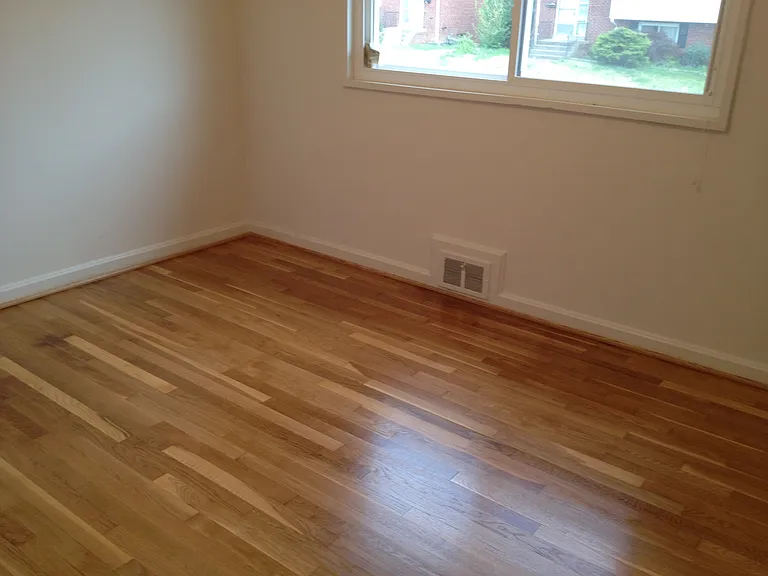 7605 Wellesley Dr — Photo 3