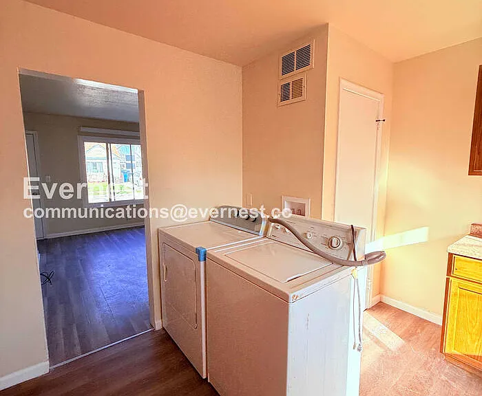 24612 Berry Ave — Photo 4