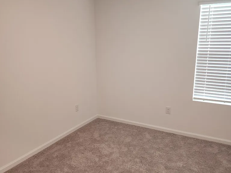 11805 Sylvia St — Photo 30