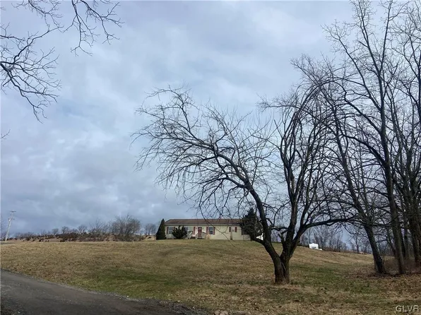 715 Harvest Ln, Bangor, PA 18013