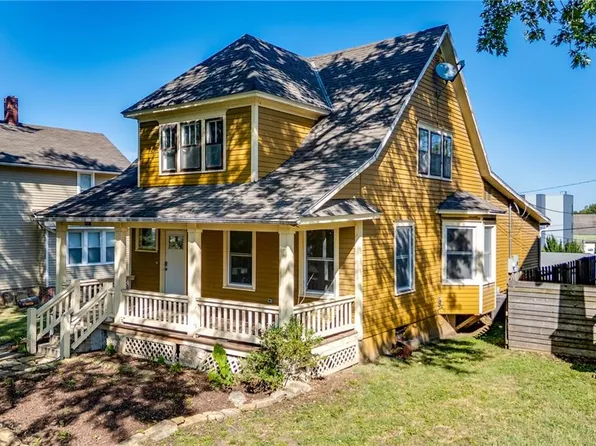 916 Pennsylvania St, Lawrence, KS 66044