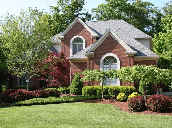 6384 Lake Trail Dr, Westerville, OH 43082