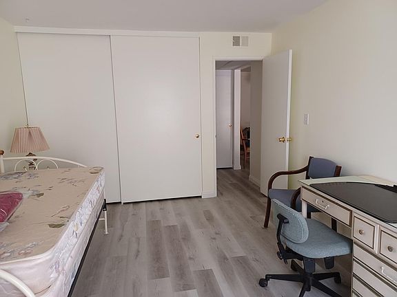 3rd image of 1126 Fairview Ave Unit 106
