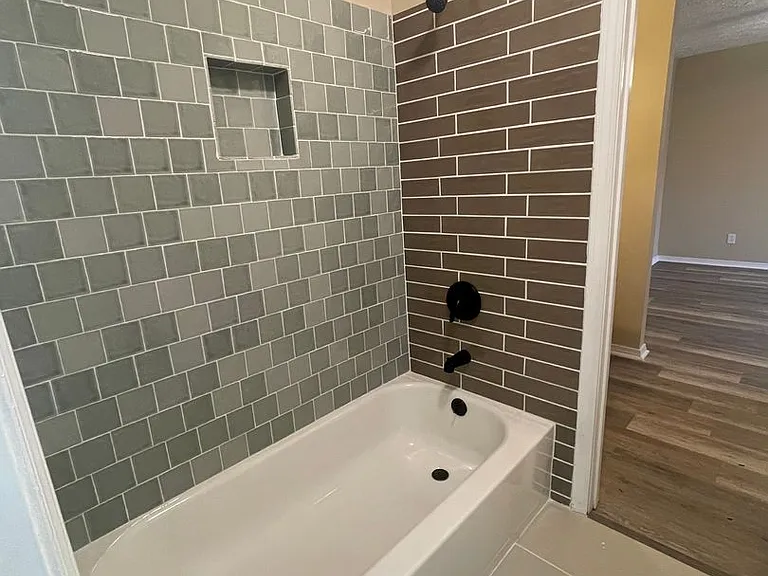 531 Amquiwood Ct — Photo 14