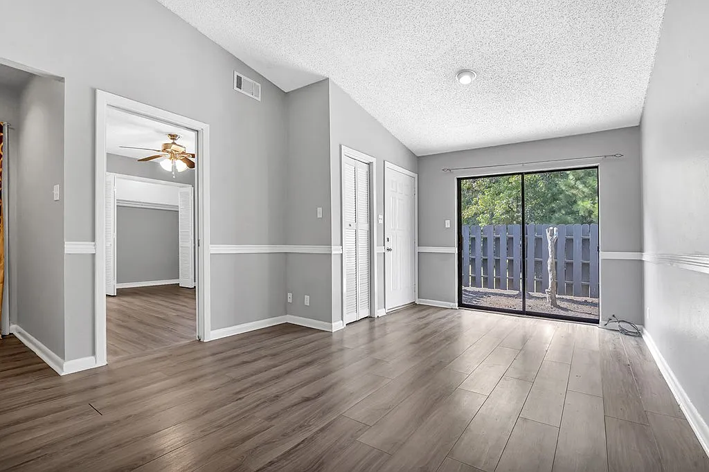 1 bed, 1.0 bath, 464 sqft, $1,000 — Photo 4