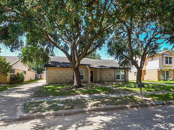 2nd image of 21430 Park Mount Dr
