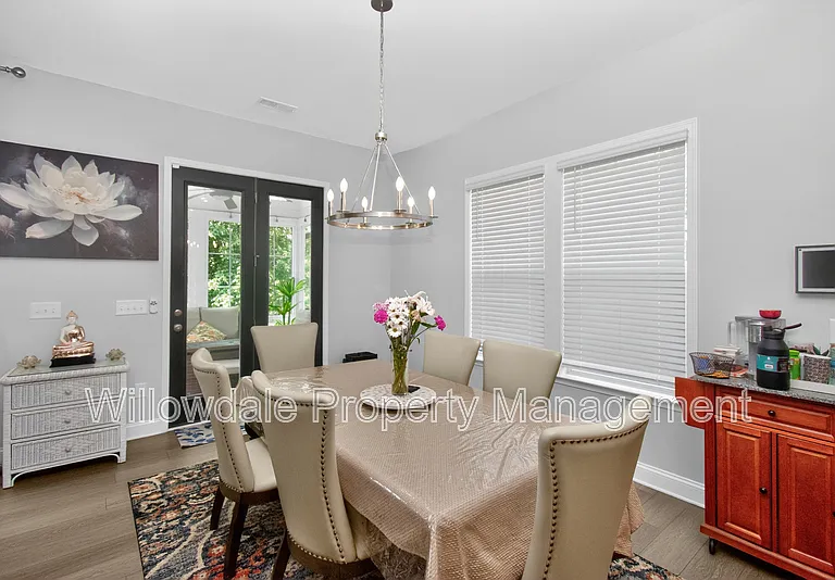 111 N Parkside Dr — Photo 28