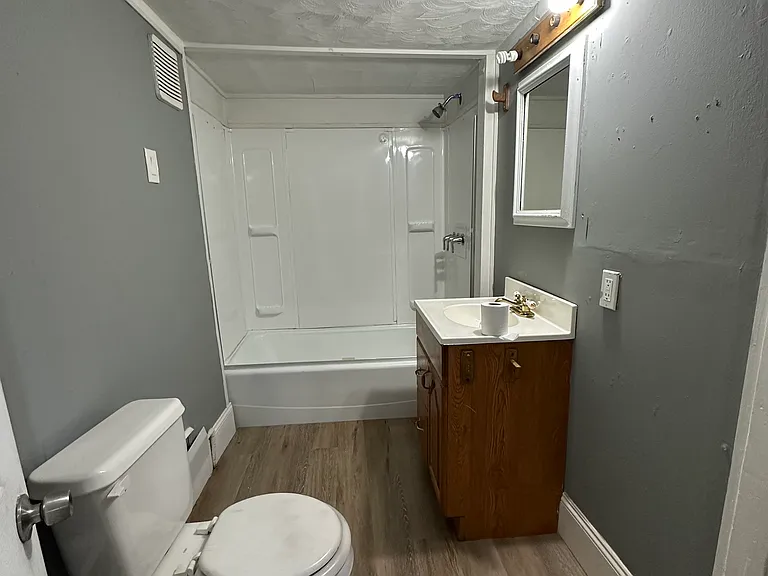 8 Beacon St #A — Photo 10