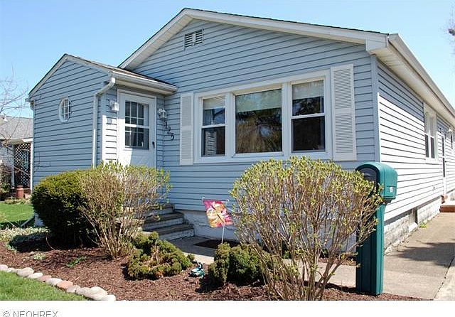 1st image of 125 Mull Ave