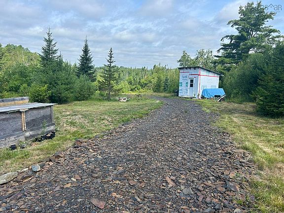 3rd image of 132 Mailman Rd