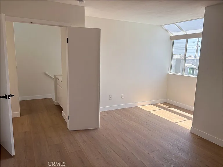 501 Herondo St — Photo 9
