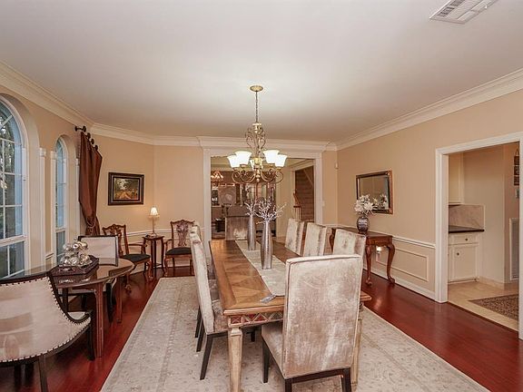 5th image of 4610 Warwick Ct