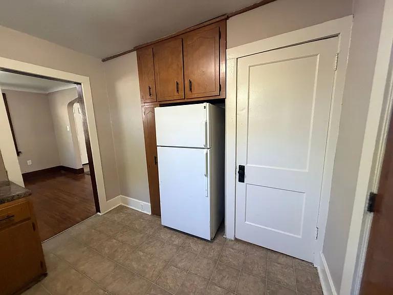 3406 Robinwood Dr — Photo 5