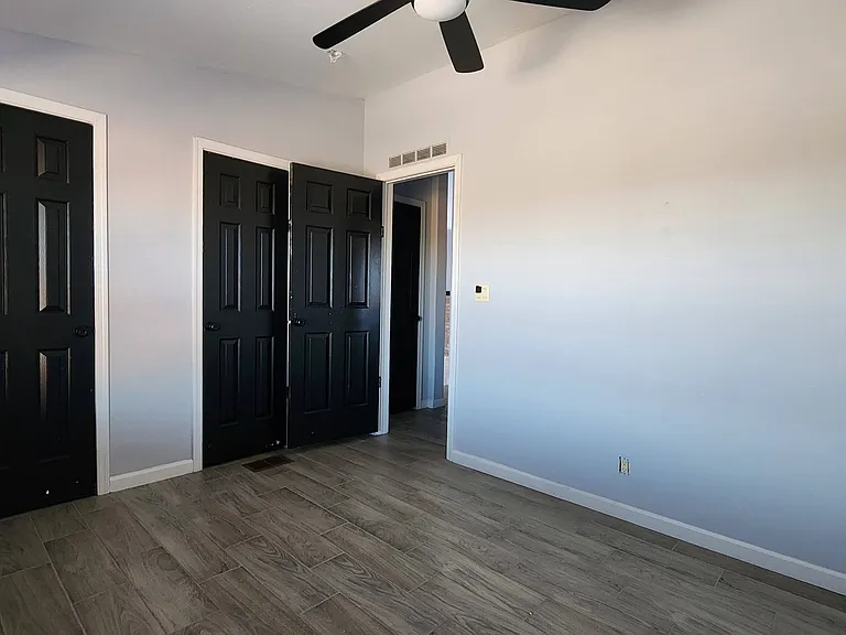 9647 S 30th Dr — Photo 13