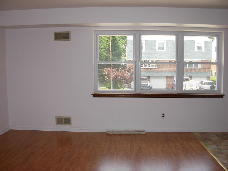2nd image of 631 Country Ln #B