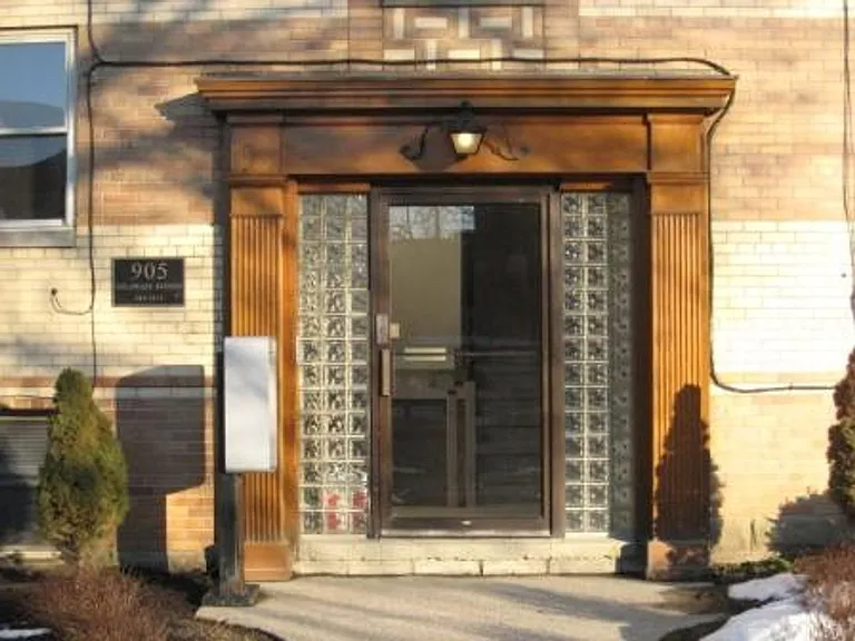 905 Delaware Apartments — Photo 34