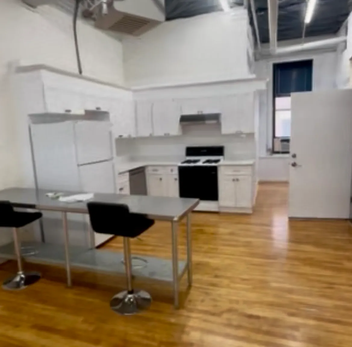 1 bed, 1500 sqft, $3,450 — Photo 4