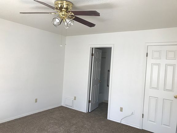 5th image of 264 Red Oak Way