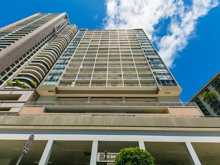 1920 Ala Moana Blvd #705 — Photo 27