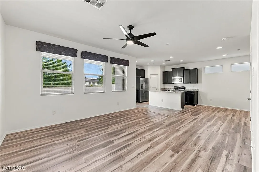 3 bed, 2.5 bath, 1447 sqft, $1,850 — Photo 3