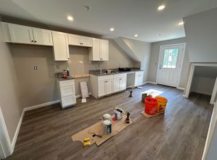 5 Pine St #3B, Northfield, MA 01360