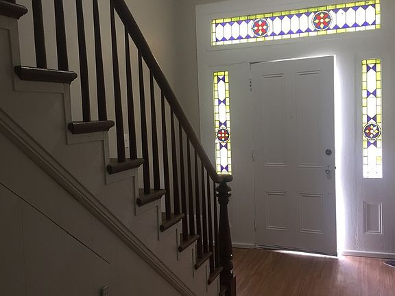 2nd image of 625 4th St APT A