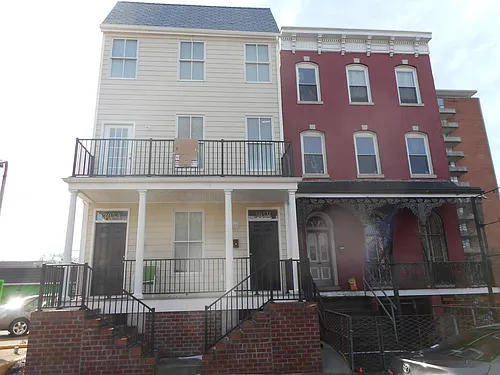 305 W Grace St #B Photo 1
