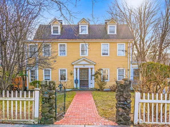 288 Mill St, Newton, MA 02460