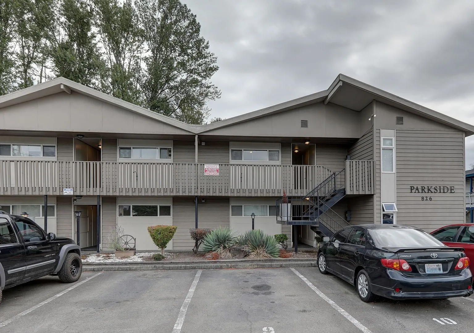 Parkside Apartments — Photo 1