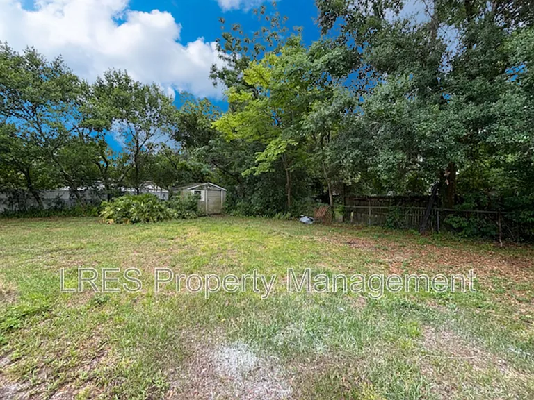 429 Wiltshire Rd — Photo 3
