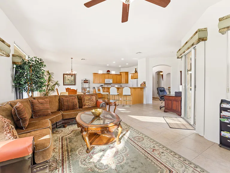 48861 Heifitz Dr — Photo 3