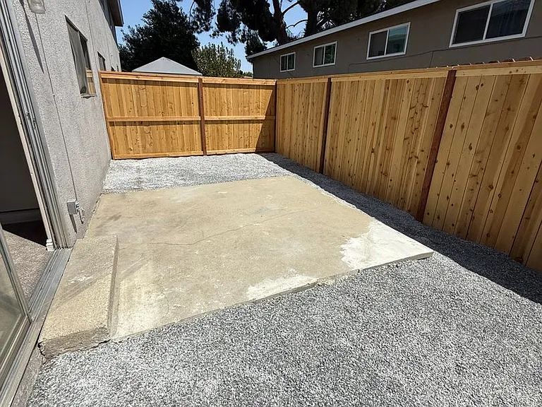 693 Spruce Ave — Photo 9