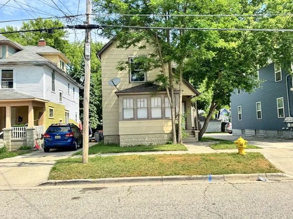 935 Chatham St NW #2, Grand Rapids, MI 49504