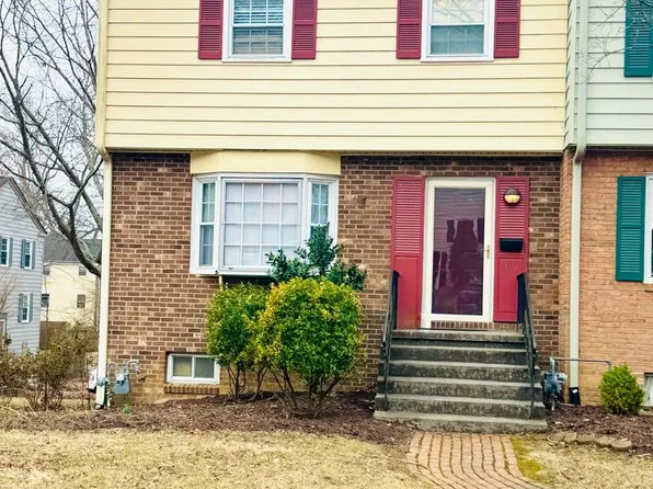 106 Southampton Ct, Blacksburg, VA 24060