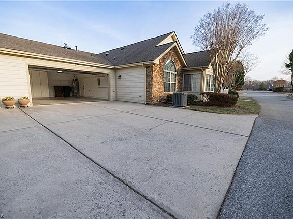 5th image of 919 Eagle Rd