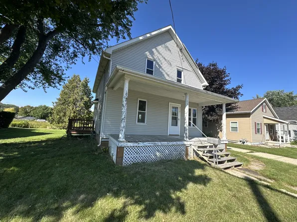 912 E Lincoln Ave, Little Chute, WI 54140