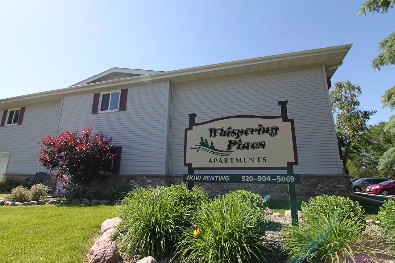 Lomira Whispering Pines — Photo 2