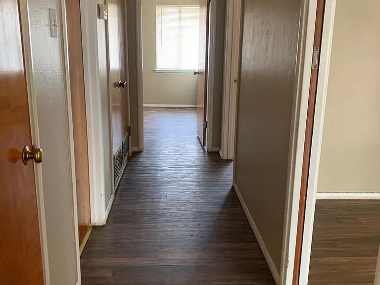 9642 Excelsior Ave — Photo 2