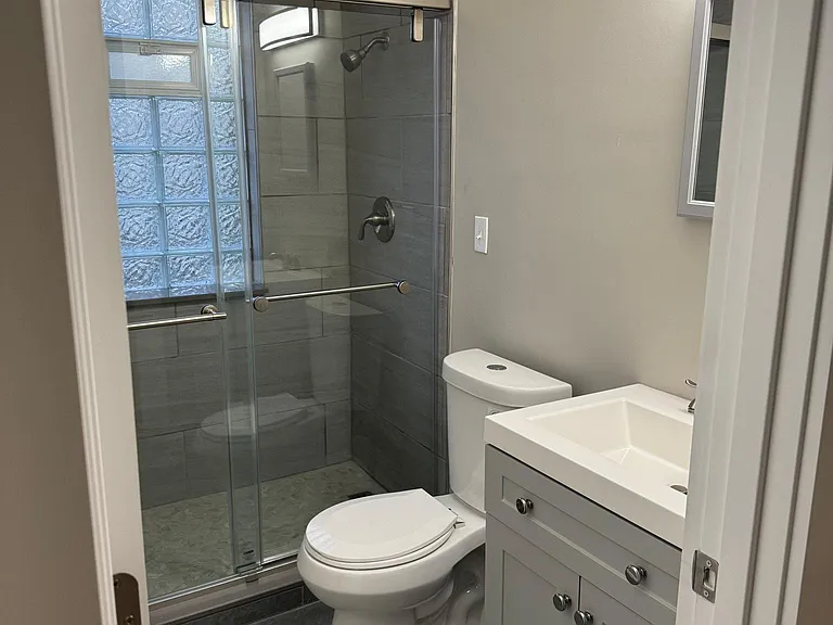 1311 N Alexander Ave — Photo 5