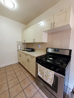 Sold by La Rosa Realty New York | media 12