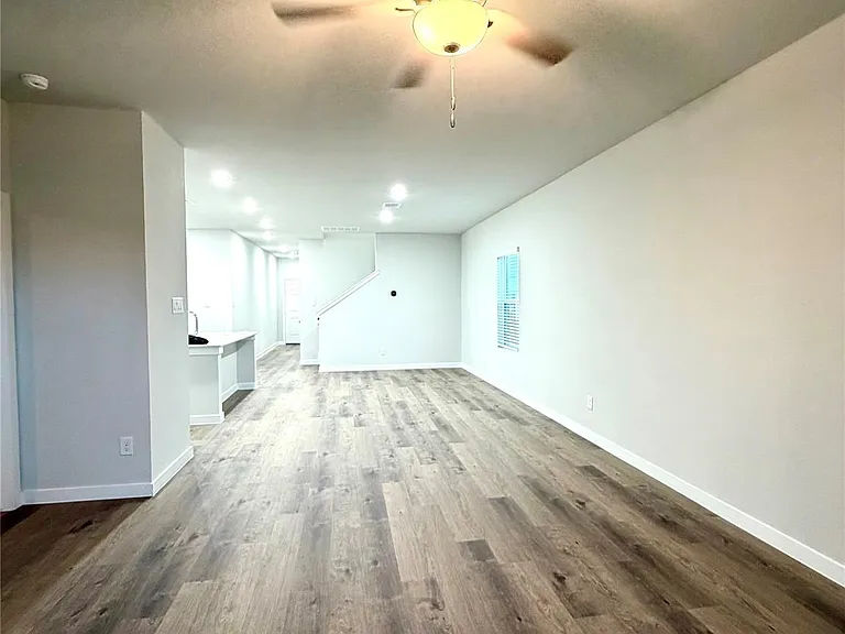533 Shoreview Dr — Photo 6