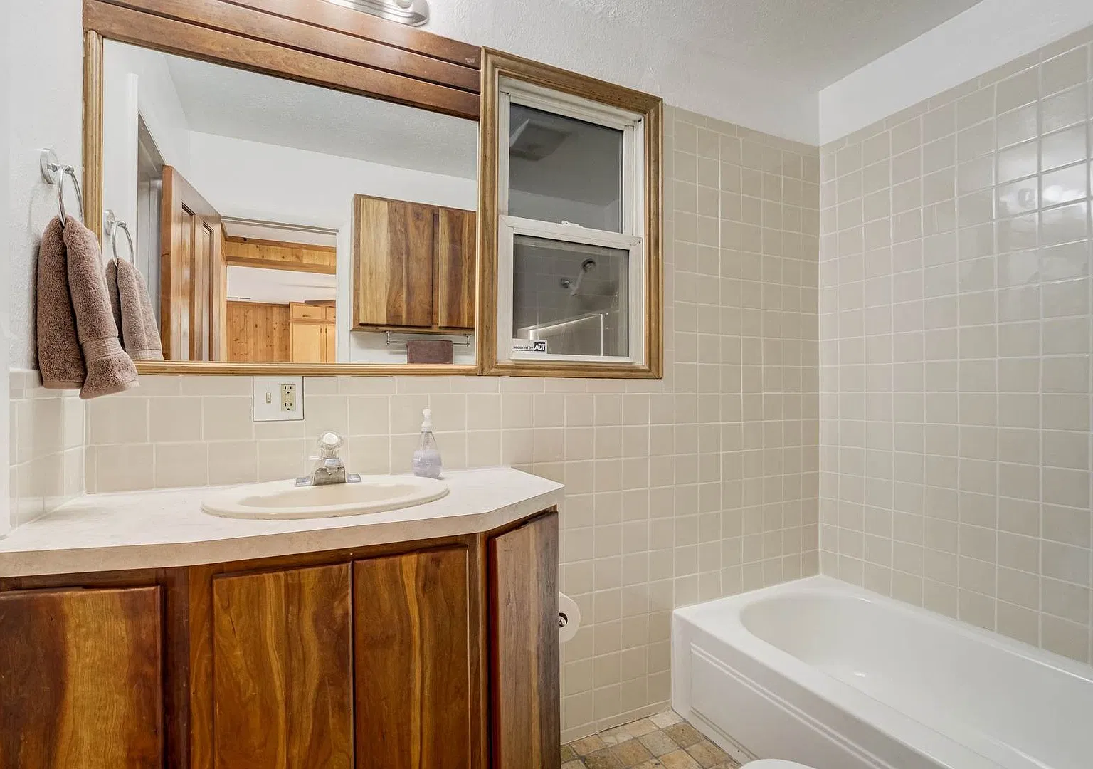 Charming 2-Bedroom Mountain Cabin with Incredible Views & Wood-Burning Fireplace — Photo 4
