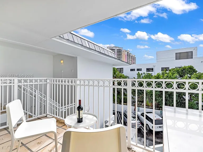 290 Sunrise Dr #312 — Photo 12