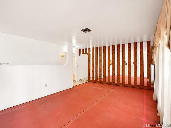 3rd image of 1565 NW 203rd St