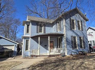 413 N 3rd St, Oskaloosa, IA 52577