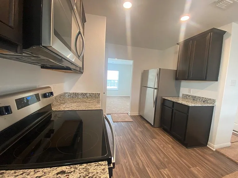309 Riverdale Dr — Photo 29