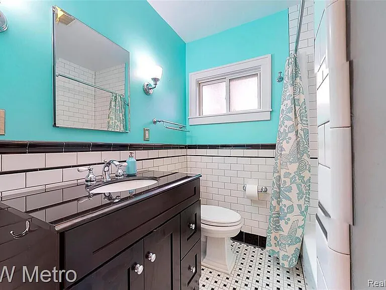 865 W Marshall St — Photo 7