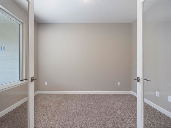 3rd image of 3303 Road 71st Pl