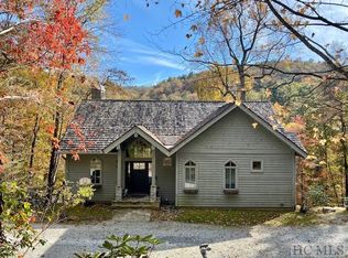 151 Wandering Rdg, Glenville, NC 28736